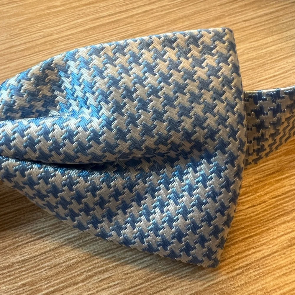 Brooks Brothers Boys Pre-Tied Adjustable Bowtie.